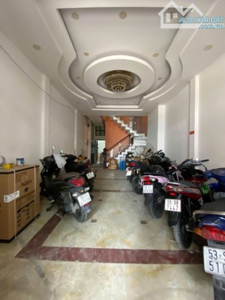 [Q.BÌNH THẠNH] Cần bán nhà MT bùi đình tuý - P.24 - dt: 67,8m² - giá 19,9 tỷ - 7 lầu.