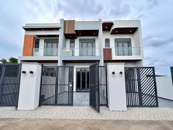 THANH LÝ CĂN NHÀ LẦU 105m2 SỔ RIÊNG NGAY TRUNG TÂM CHỈ TRẢ 650tr