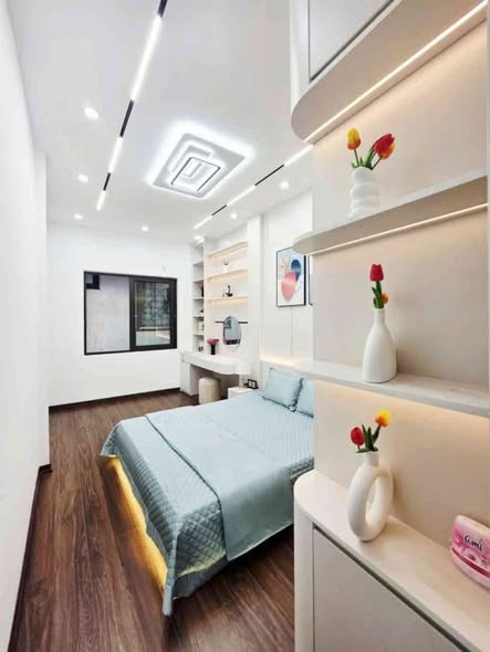 Trung Phụng – Khâm Thiên, ngõ thông thoáng, vị trí trung tâm, đi lại thuận tiện.