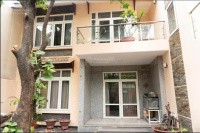 Vị trí vàng! Chính chủ cho thuê biệt thự sân vườn hẻm xe tải 8m - 204m², ở hay kinh doanh đều được